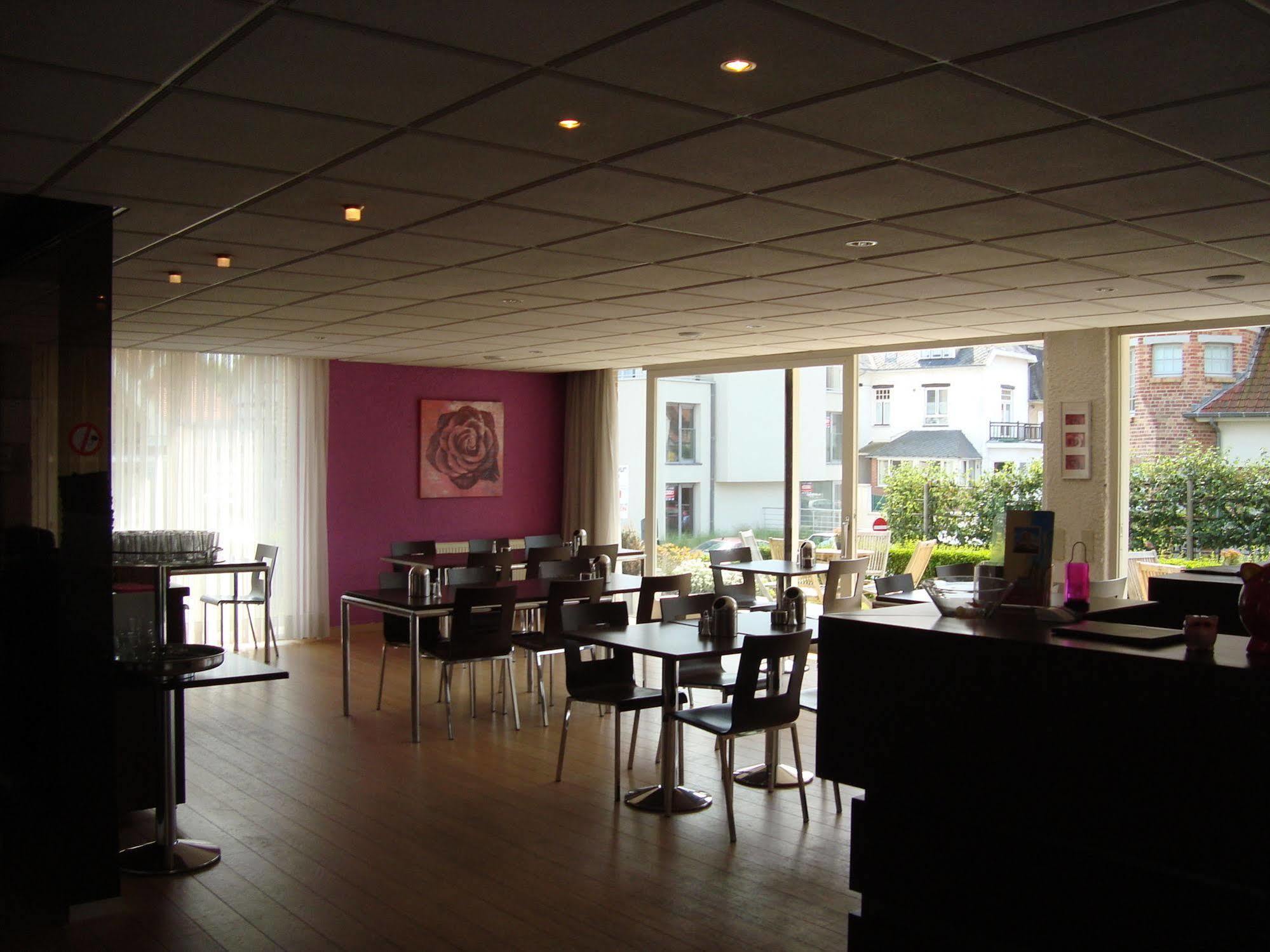 Hotel Maxim De Panne Exterior photo